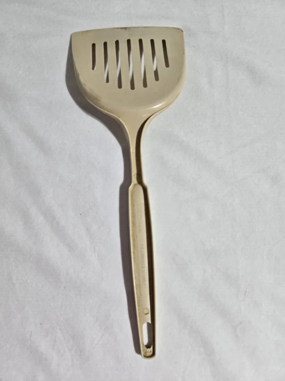 Vintage Ekco USA Slotted Spatula Almond Beige Nylon Plastic Turner MCM